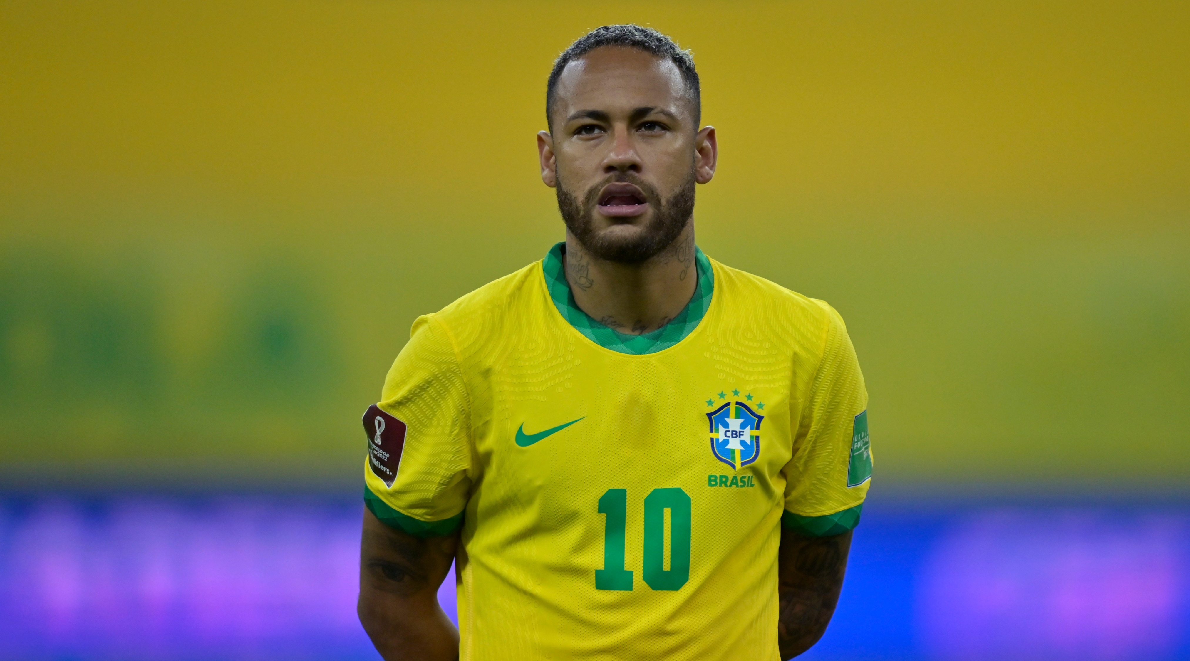 نيمار جونيور من البرازيل ينظر قبل ذلك خلال مباراة بين البرازيل وبيرو كجزء من تصفيات أمريكا الجنوبية لقطر 2022 في أرينا بيرنامبوكو في 9 سبتمبر 2021 في ريسيفي ، البرازيل.
