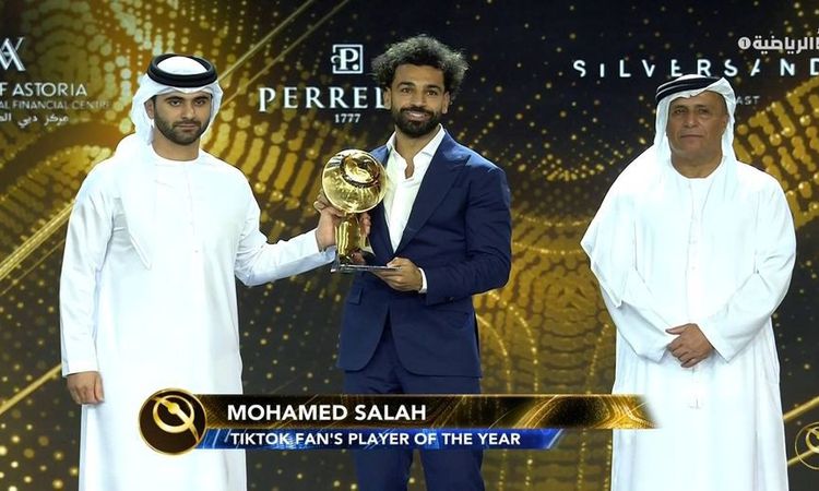 محمد صلاح يزين برج خليفة لفوزه بجائزة أفضل لاعب في العالم بتصويت الجماهير