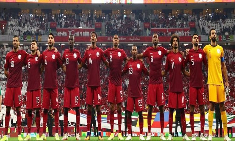 منتخب قطر يصل استاد البيت استعدادا لمواجهة الإكوادور في كأس العالم