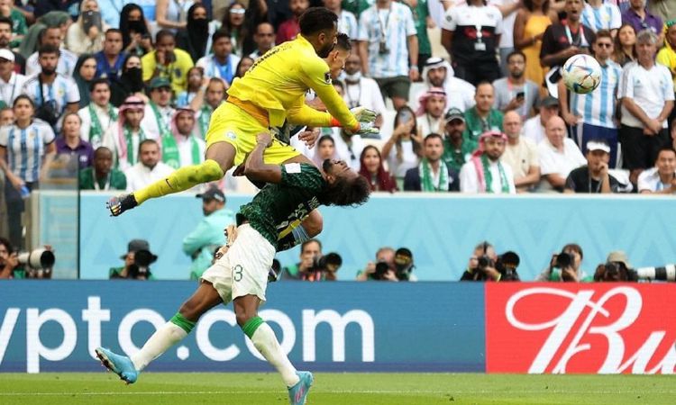 كسر بالفك.. تفاصيل إصابة ياسر الشهراني أمام الأرجنتين بمونديال قطر 2022