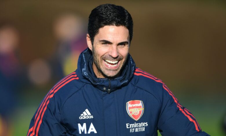 Arsenal manager Mikel Arteta laughs during a training session on 13 January, 2023.