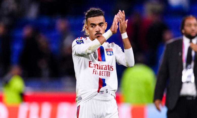 Chelsea-linked Malo Gusto of Lyon applauds the fans after the Ligue 1 match between Lyon and PSG on 18 September, 2022 at the Groupama Stadium in Lyon, France.