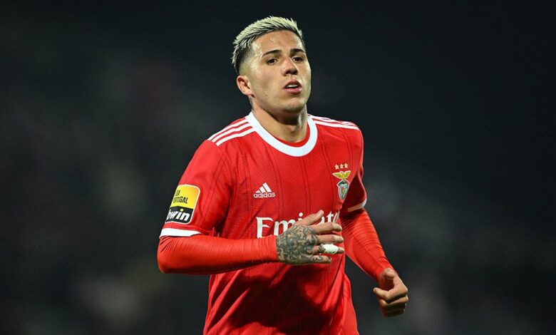 Enzo Fernandez of SL Benfica in action during the Liga Portugal Bwin match between Pacos de Ferreira and SL Benfica at Estadio Capital do Movel on February 26, 2023 in Pacos de Ferreira, Portugal.