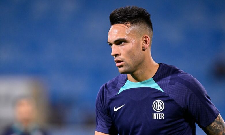 Manchester United-linked Lautaro Martinez of Inter Milan warms up prior to the Supercoppa Italiana match between AS Milan and Inter Milan at the King Fahd International Stadium in Riyadh, Saudi Arabia on 18 January, 2023.