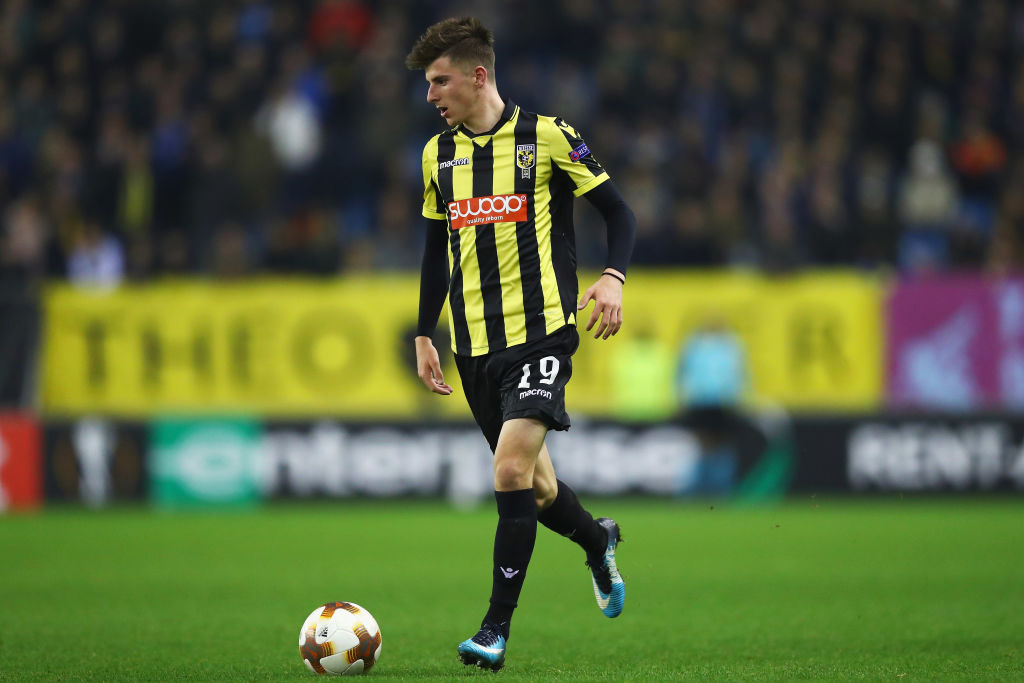 Mason Mount of Vitesse Arnhem أثناء مباراة UEFA Europa League Group K بين Vitesse و OGC Nice في 7 ديسمبر 2017 في أرنهيم ، هولندا