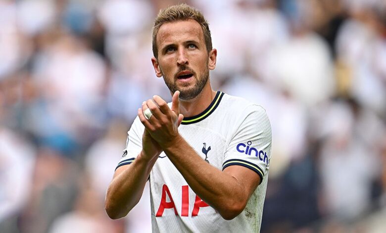 Tottenham Hotspur star Harry Kane applauds the fans during the Premier League match between Tottenham Hotspur and Wolverhampton Wanderers at Tottenham Hotspur Stadium on August 20, 2022 in London, England.