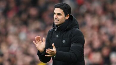 Arsenal manager Mikel Arteta gestures during the Gunners