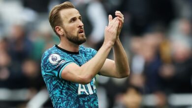 Manchester United target Harry Kane of Tottenham Hotspur applauds the fans after the team