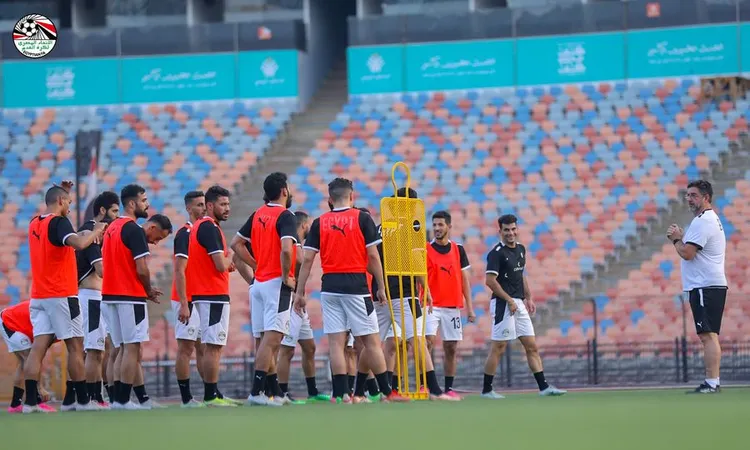 وصلة هزار بين لاعبي منتخب مصر.. و«شلوت» لـ زيزو في المران| شاهد | أهل مصر