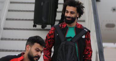 بعثة منتخب مصر تصل القاهرة بعد مواجهة سيراليون بتصفيات المونديال.. صور