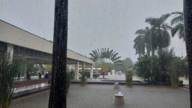 الأمطار الغزيرة تستقبل بعثة الأهلي في تنزانيا   | أهل مصر